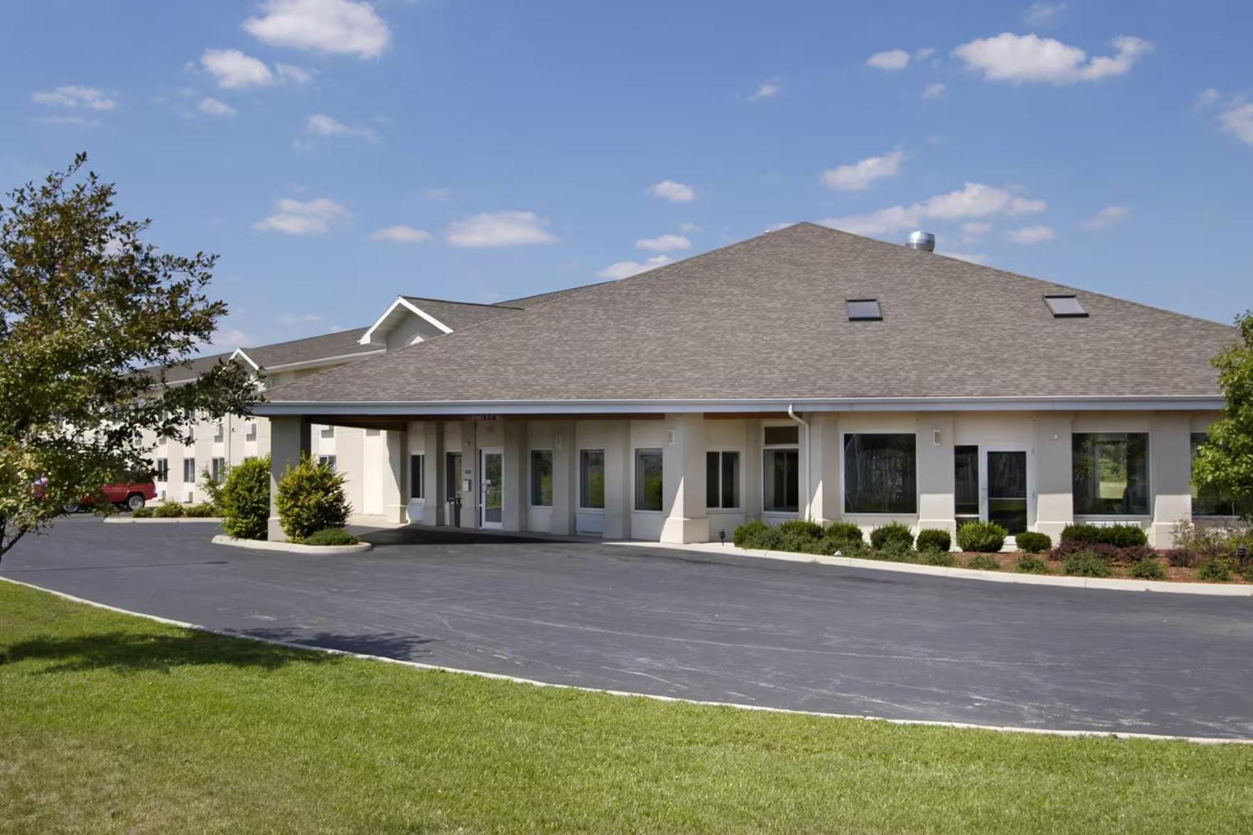 Lakewood Inn & Suites Dowagiac المظهر الخارجي الصورة